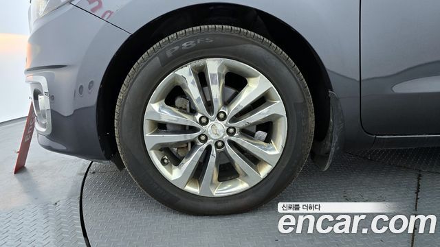 Kia Carnival 2015 thumb 6