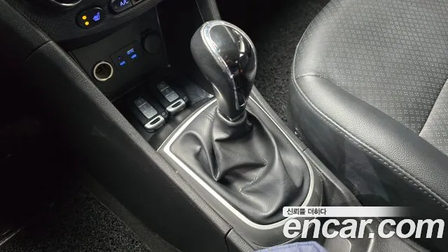 Hyundai Accent 2013 thumb 10