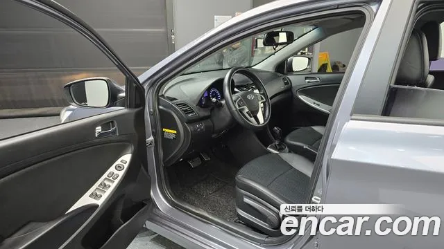 Hyundai Accent 2013 thumb 11