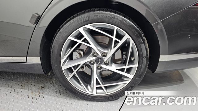 Genesis G90 2022 thumb 6