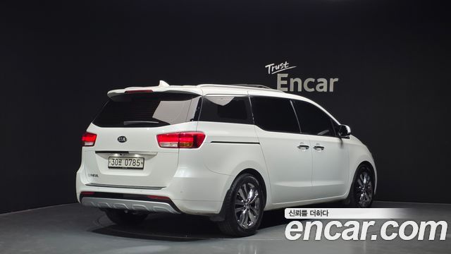 Kia Carnival 2017 thumb 3