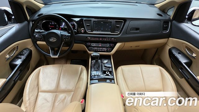 Kia Carnival 2017 thumb 8