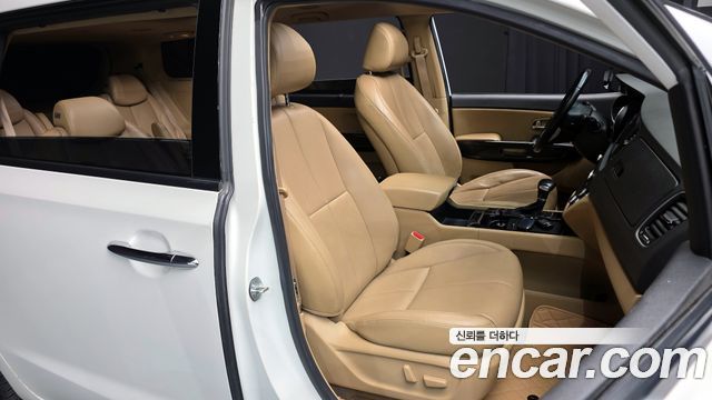 Kia Carnival 2017 thumb 12