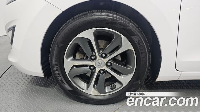 Hyundai i30 2015 thumb 6
