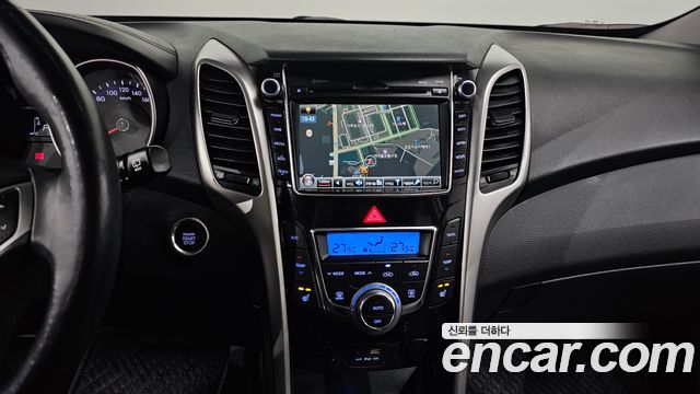Hyundai i30 2015 thumb 12