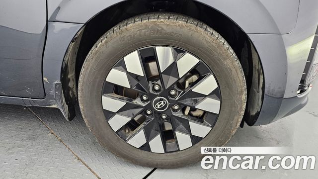 Hyundai Staria 2024 thumb 6