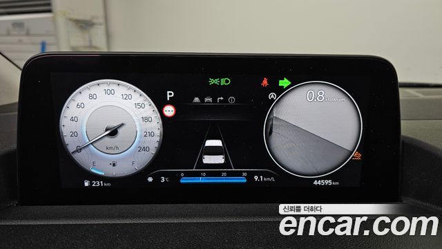 Hyundai Staria 2024 thumb 9