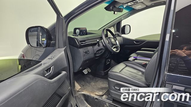 Hyundai Staria 2024 thumb 10