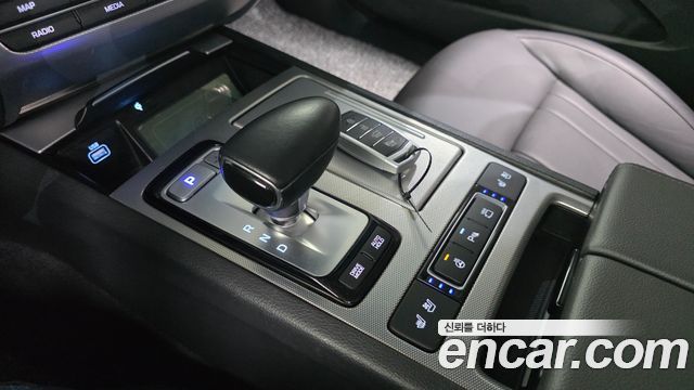 Genesis G80 2019 thumb 10