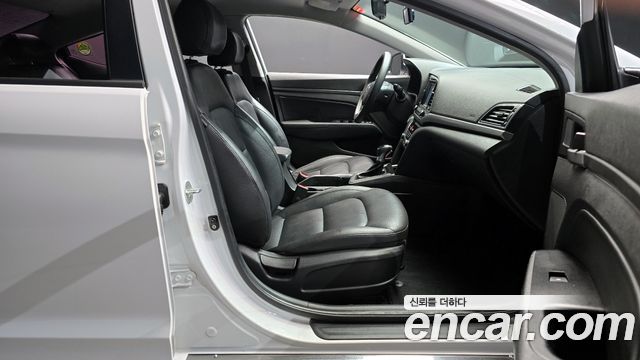 Hyundai Avante 2017 thumb 10