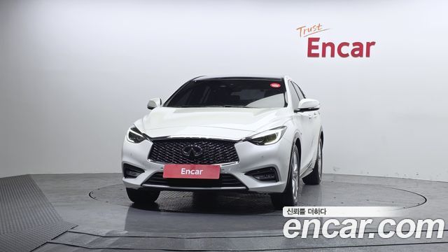 Infiniti Q30 2019 thumb 12