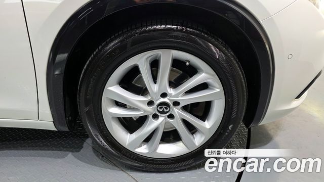 Infiniti Q30 2019 thumb 8