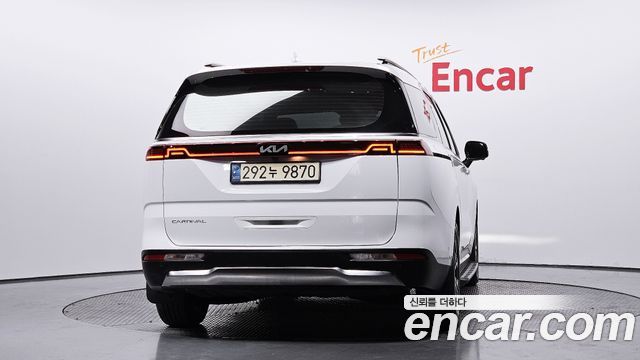 Kia Carnival 2021 thumb 5