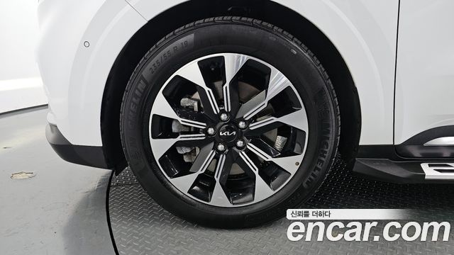 Kia Carnival 2021 thumb 6