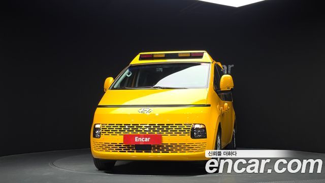 Hyundai Staria 2024 thumb 4
