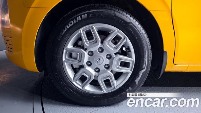 Hyundai Staria 2024 thumb 6