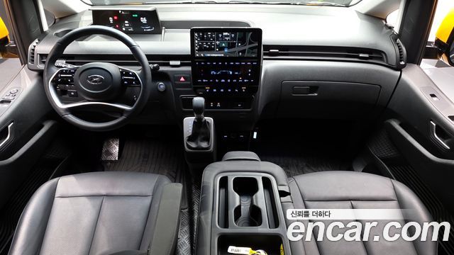 Hyundai Staria 2024 thumb 8