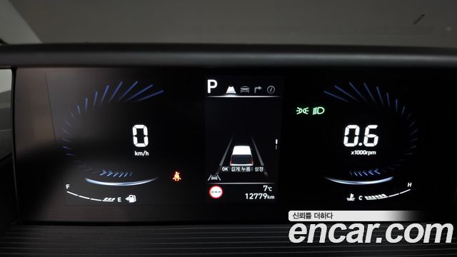 Hyundai Staria 2024 thumb 9