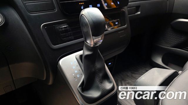 Hyundai Staria 2024 thumb 10