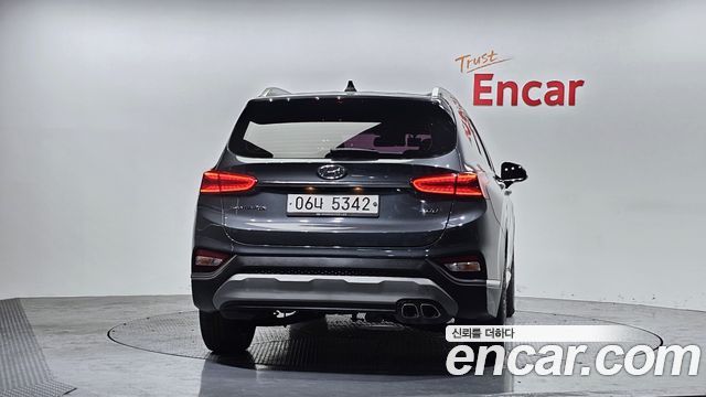 Hyundai Santa Fe 2018 thumb 4