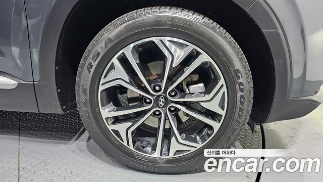 Hyundai Santa Fe 2018 thumb 5