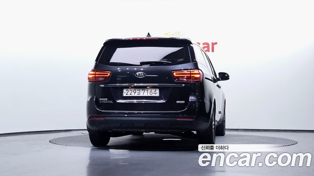Kia Carnival 2021 thumb 5
