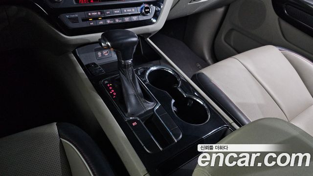 Kia Carnival 2021 thumb 10