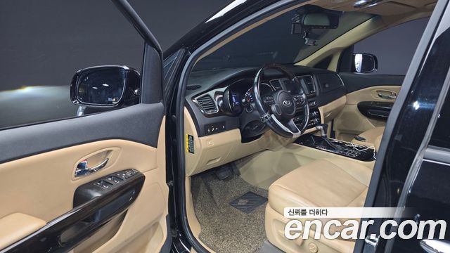 Kia Carnival 2019 thumb 9