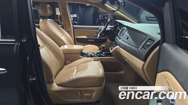 Kia Carnival 2019 thumb 6