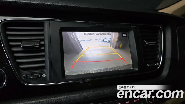 Kia Carnival 2019 thumb 4