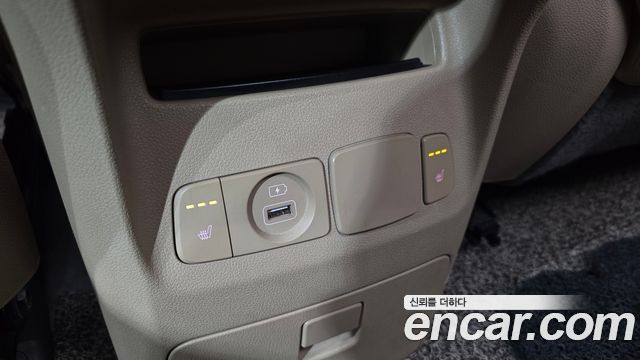 Kia Carnival 2019 thumb 10
