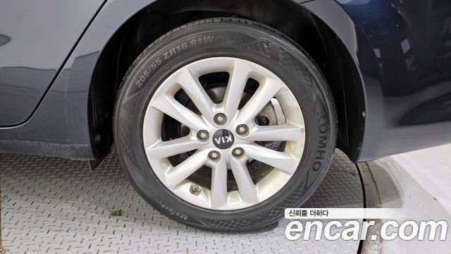 Kia K3 2016 thumb 6