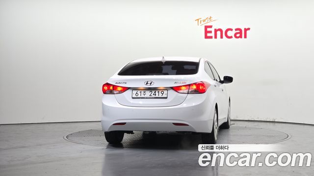 Hyundai Avante 2011 thumb 5