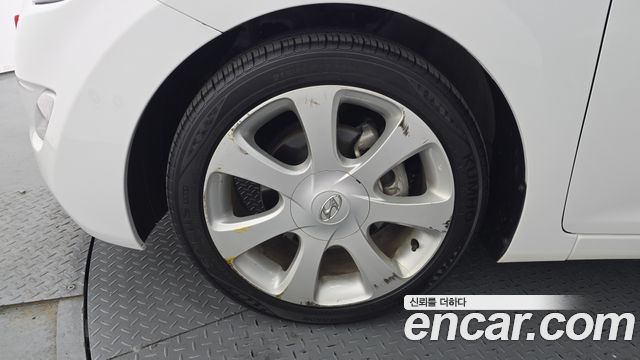 Hyundai Avante 2011 thumb 6