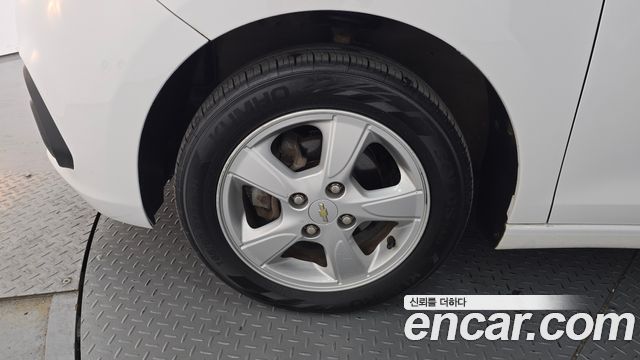 Chevrolet Spark 2017 thumb 6