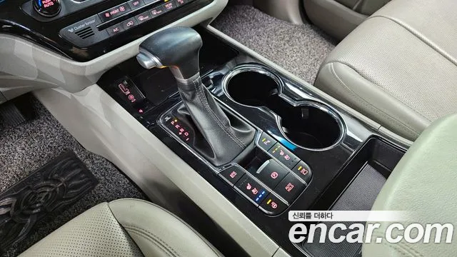 Kia Carnival 2020 thumb 9
