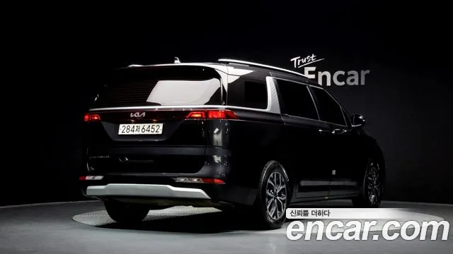 Kia Carnival 2021 thumb 3