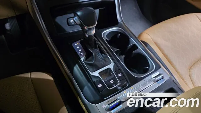 Kia Carnival 2021 thumb 10
