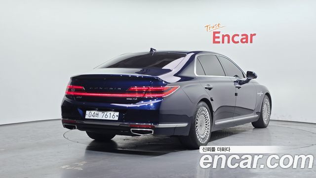Genesis G90 2018 thumb 3