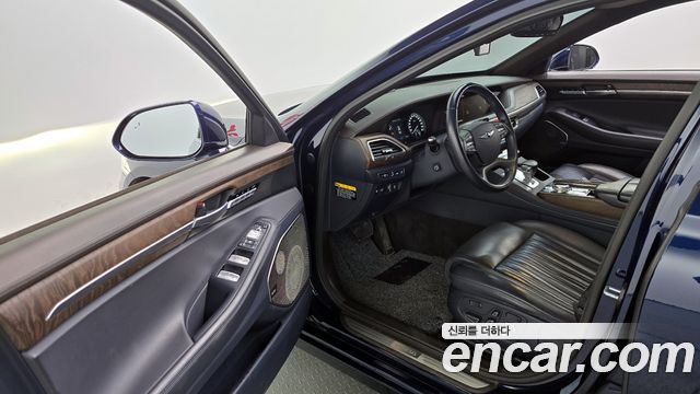 Genesis G90 2018 thumb 11
