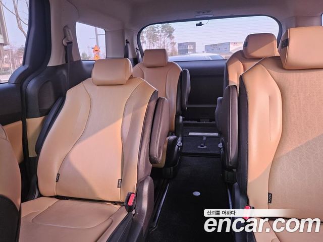 Kia Carnival 2021 thumb 12