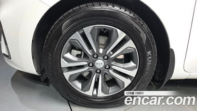 Kia Carnival 2019 thumb 5