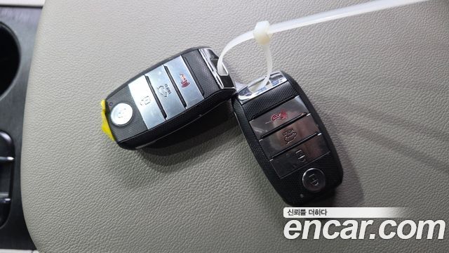 Kia Carnival 2019 thumb 12