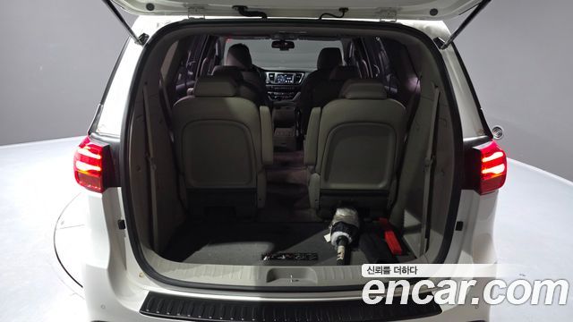 Kia Carnival 2019 thumb 11