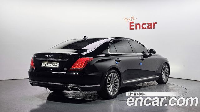 Genesis G90 2016 thumb 3