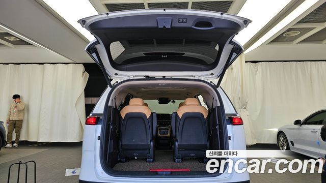 Kia Carnival 2021 thumb 12