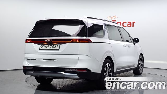 Kia Carnival 2021 thumb 3