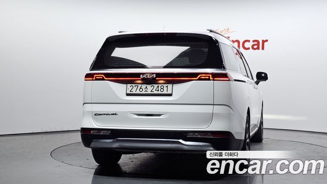 Kia Carnival 2021 thumb 5