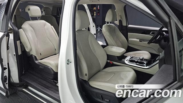 Kia Carnival 2021 thumb 10