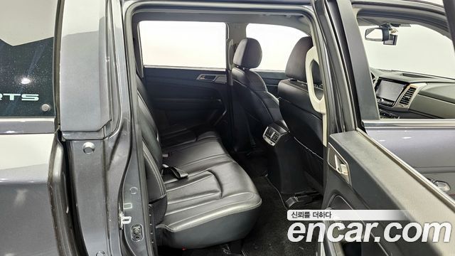 SsangYong Rexton 2019 thumb 2